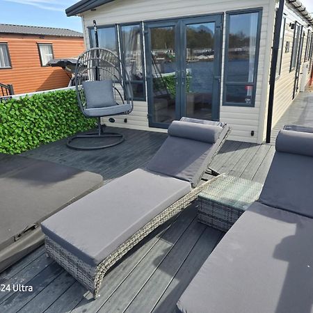 Lakeside Holiday Home With Hot Tub Tattershall Extérieur photo
