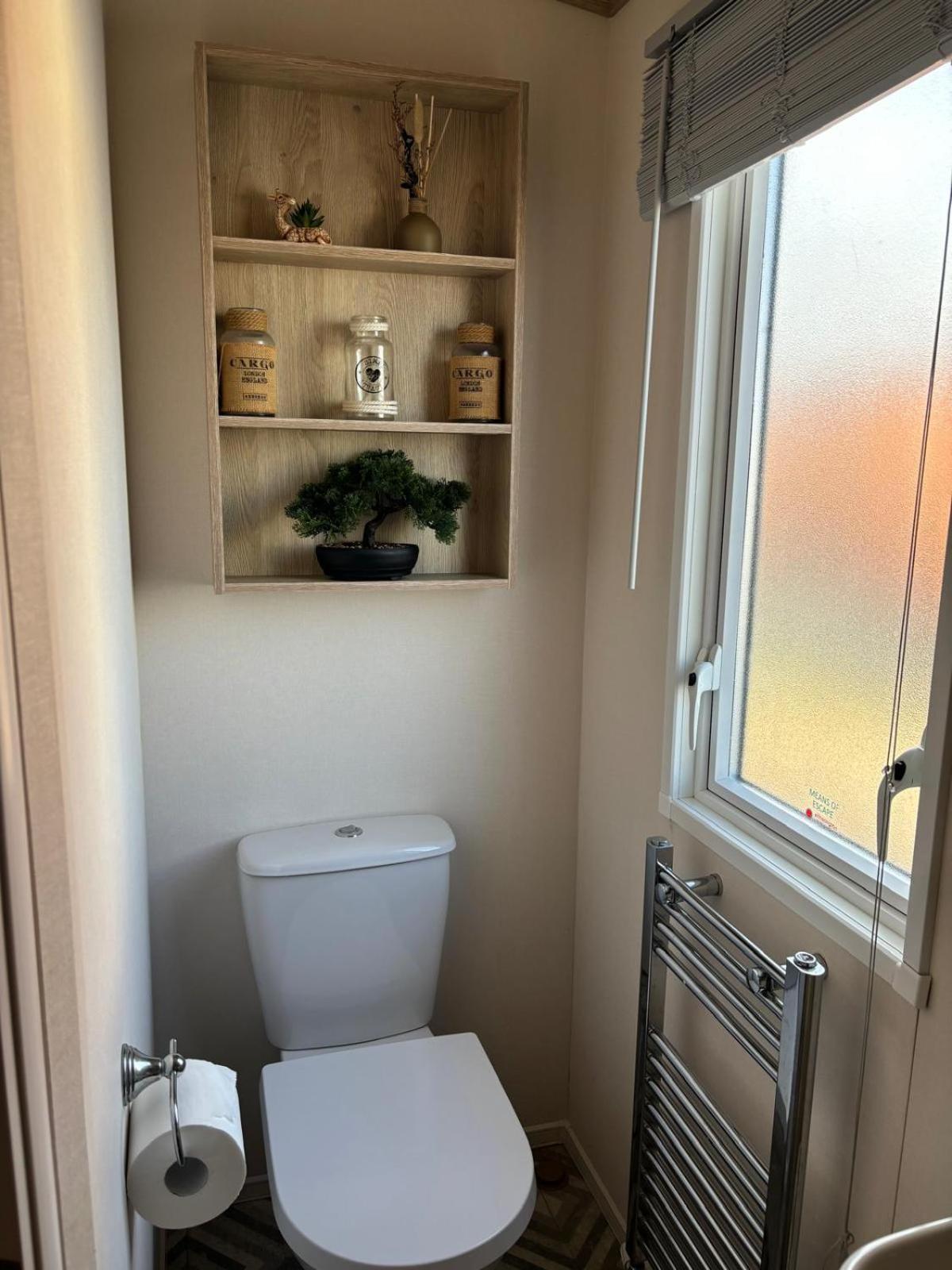 Lakeside Holiday Home With Hot Tub Tattershall Extérieur photo
