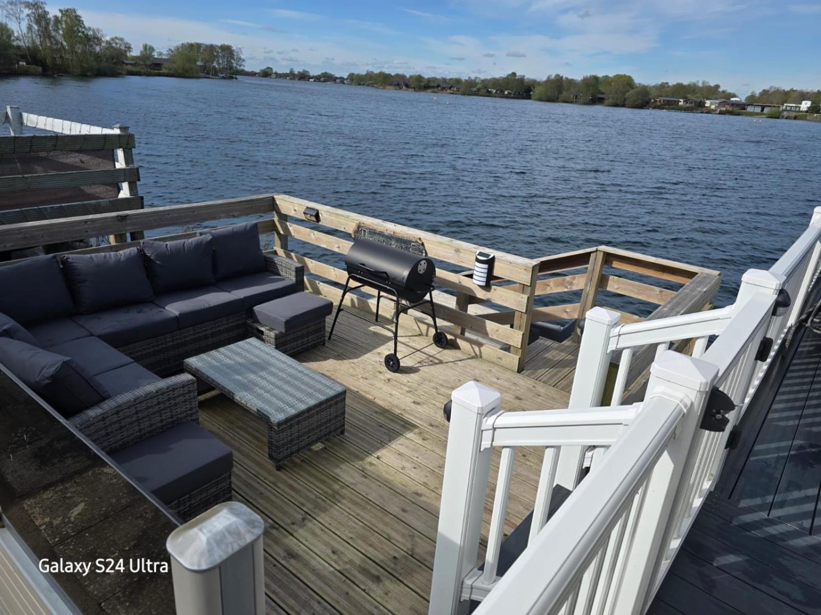 Lakeside Holiday Home With Hot Tub Tattershall Extérieur photo